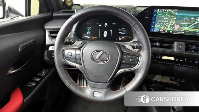 Lexus UX300h 2024 Белый из Кореи, фото 4