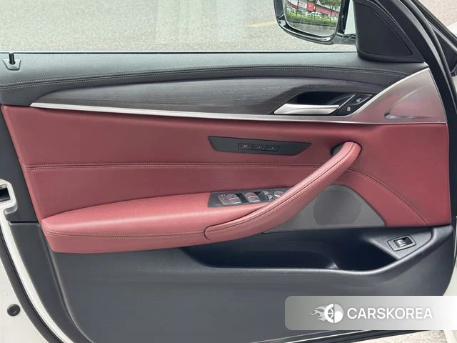 BMW 5 series 2021 Белый из Китая, фото 4