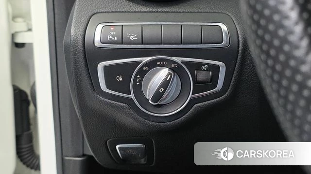 Mercedes-Benz C-Class W205 2018 Белый из Кореи, фото 4