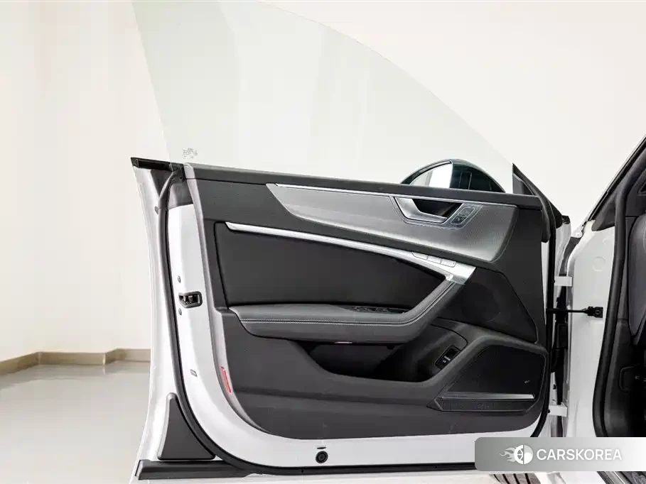 Audi A7L 2026 Белый из Китая, фото 4