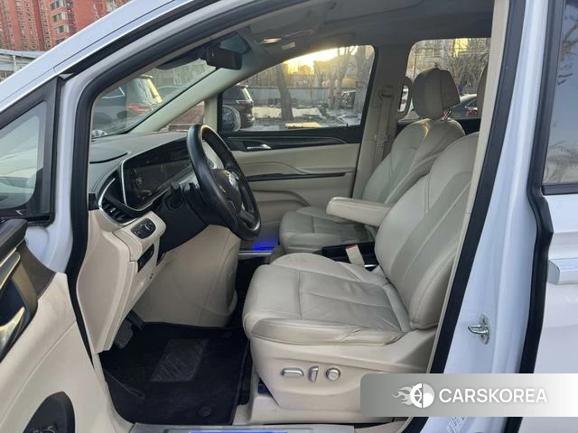 Buick GL8 2022 Белый из Китая, фото 4