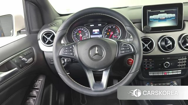 Mercedes-Benz B-Class W246 2018 Белый из Кореи, фото 4