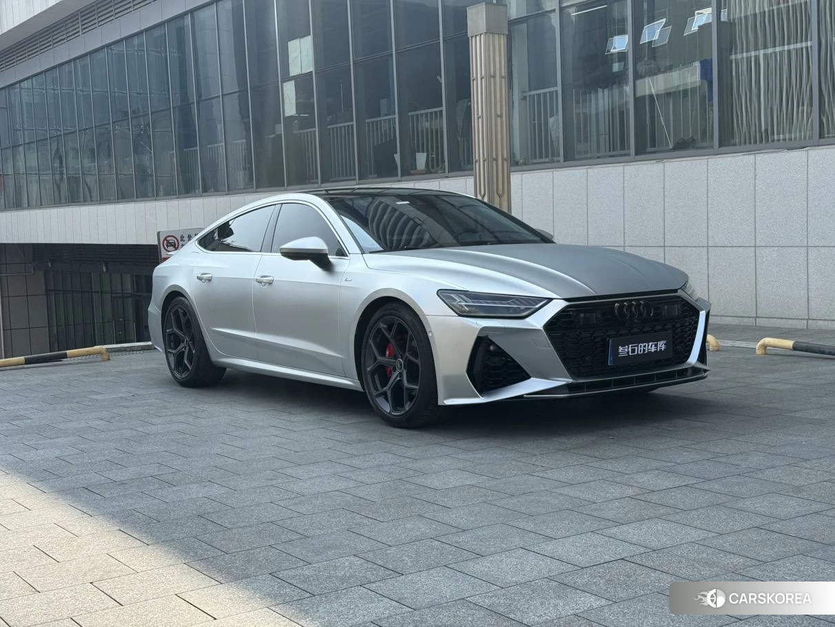 Audi A7 2023 Серебристо-серый из Китая, фото 4