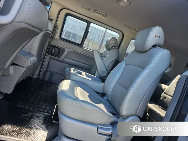 Hyundai The New Grand Starex 2019 Серебристо-серый из Кореи, фото 4