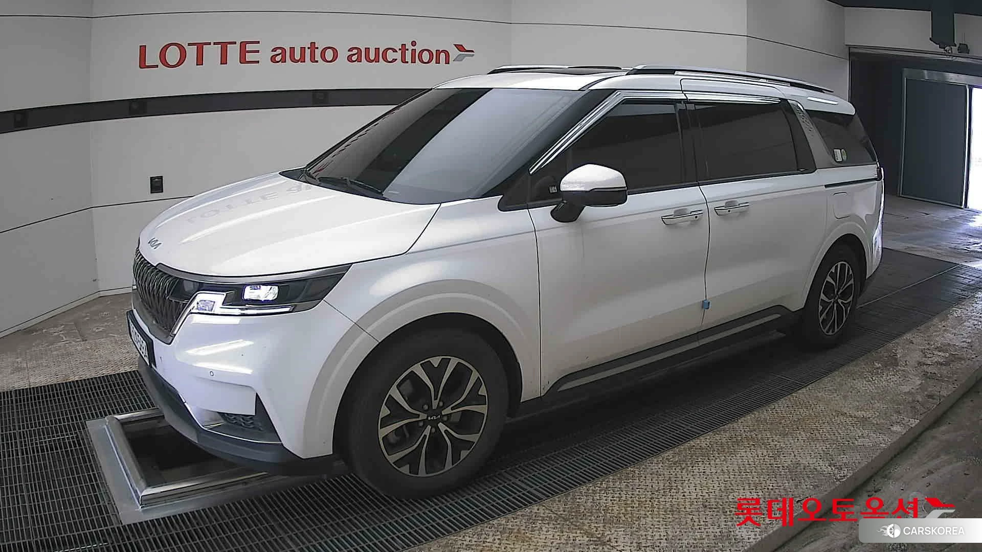 Kia Carnival 2023 Snow White Pearl (optional) из Кореи, фото 4