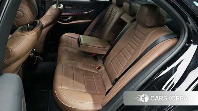 Mercedes-Benz E-Class W213 2023 Черный из Кореи, фото 4