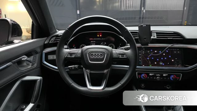 Audi Q3 (F3) 2023 Черный из Кореи, фото 4