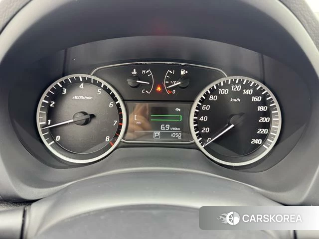 Nissan Xuan Yi 2026 Серебристо-серый из Китая, фото 4