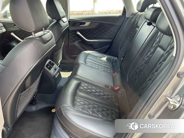 Audi A4 (import) 2021 Темно-серый из Китая, фото 4