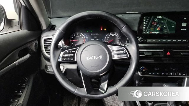 Kia Seltos 2022 Белый из Кореи, фото 4