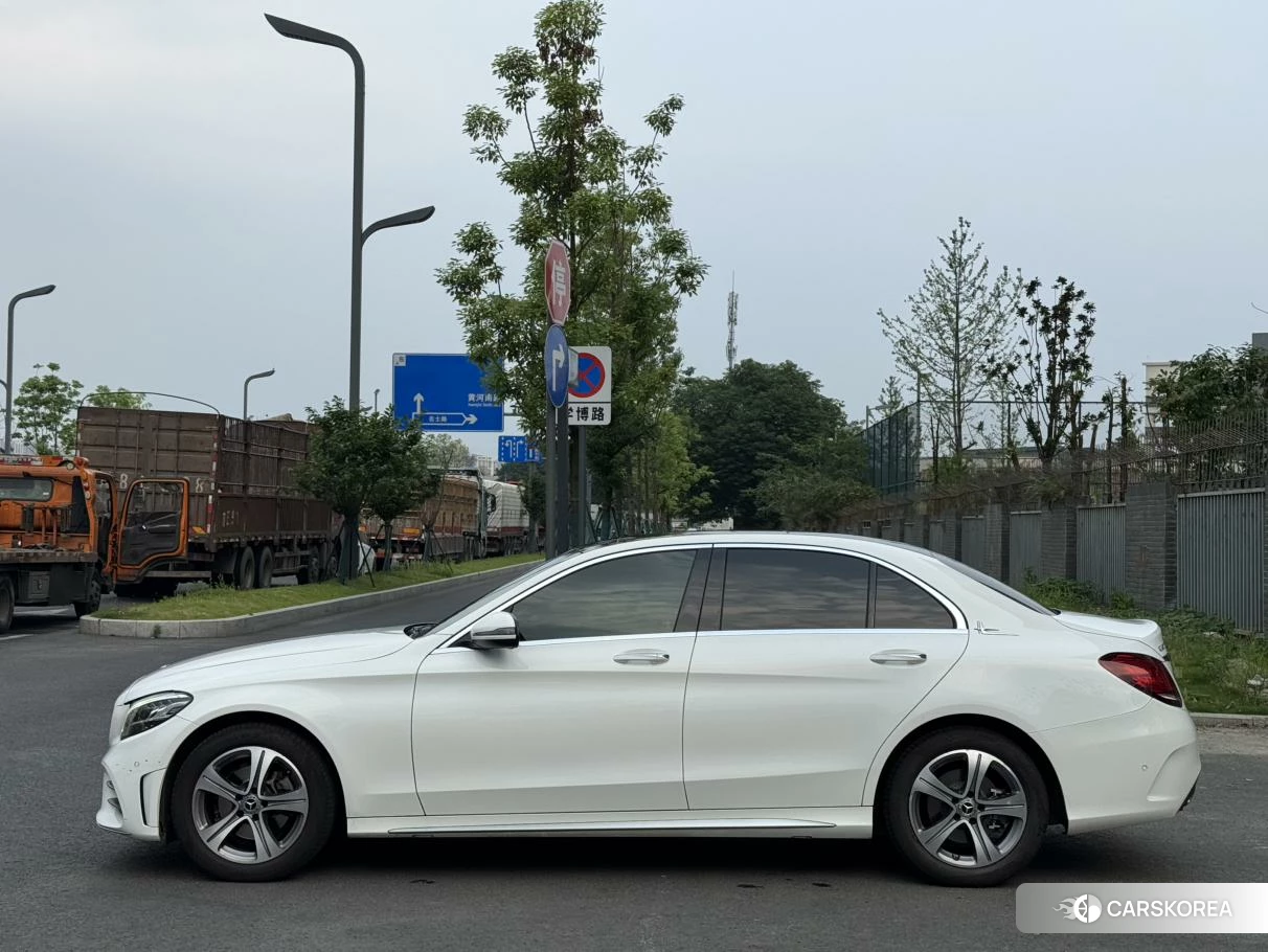 Mercedes-Benz Class C 2020 Белый из Китая, фото 4