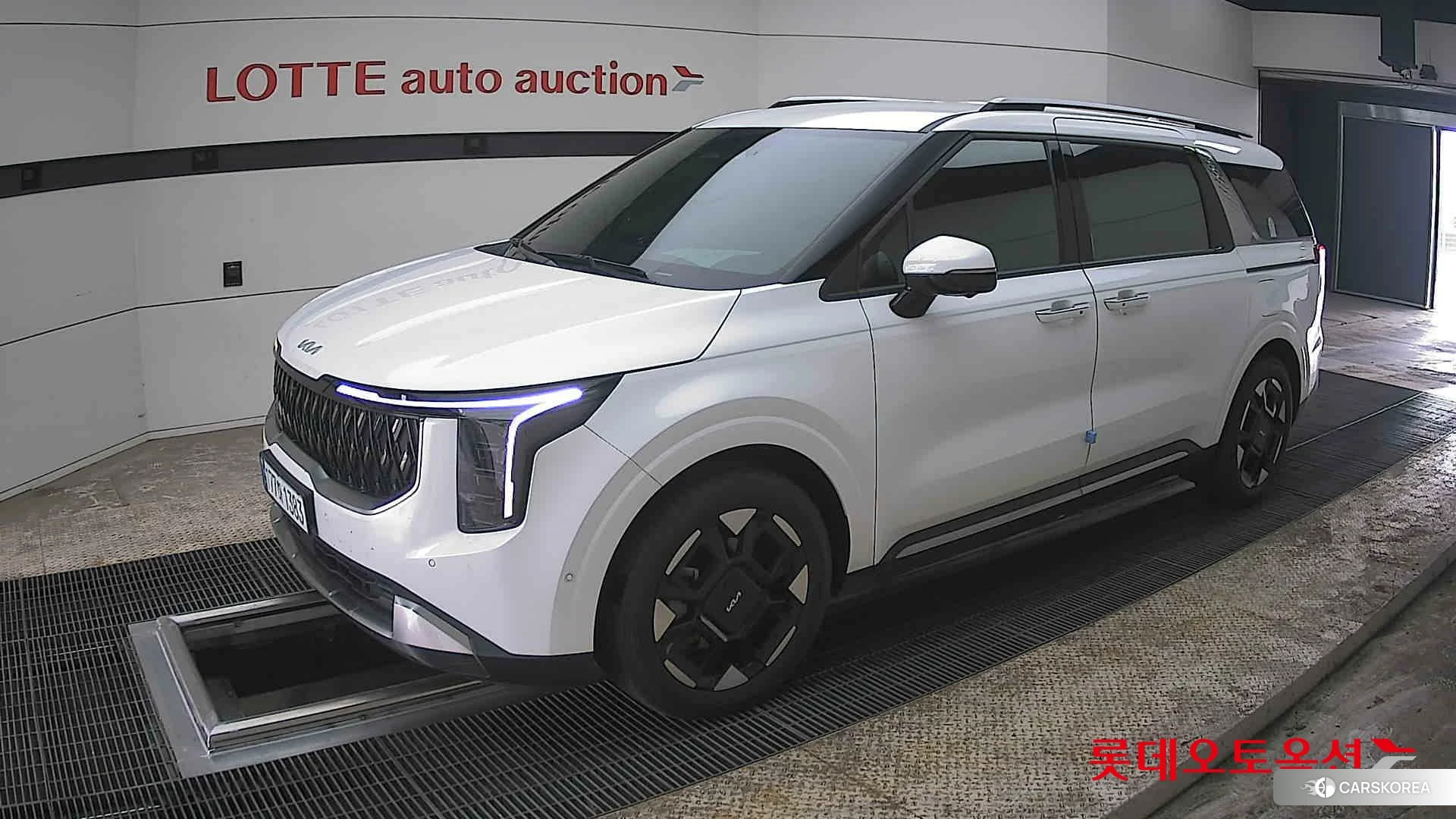 Kia Carnival Hybrid 2024 Белый из Кореи, фото 4