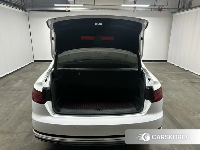 Audi A4L 2019 Белый из Китая, фото 4
