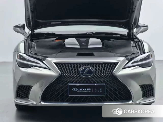 Lexus LS 2021 Серебристо-серый из Китая, фото 4