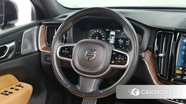 Volvo XC60 second Generation 2021 Черный из Кореи, фото 4