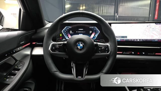 BMW 5 Series (G60) 2024 Белый из Кореи, фото 4