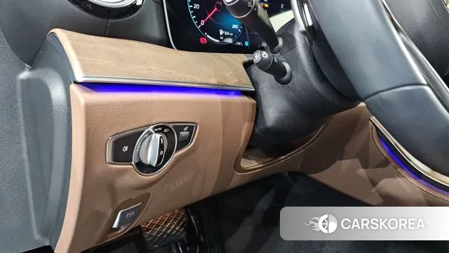 Mercedes-Benz E-Class W213 2022 Серебристо-серый из Кореи, фото 4