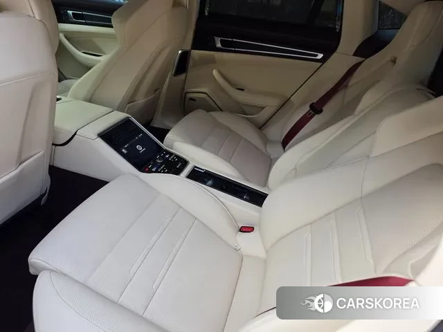 Porsche Panamera (971) 2023 Белый из Кореи, фото 4