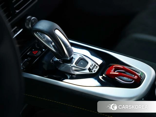 Lotus Sports Car Emira 2025 Желтый из Китая, фото 4