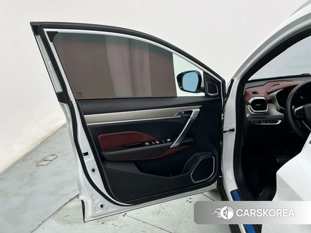 Geely Automobile Binyue 2019 Белый из Китая, фото 4
