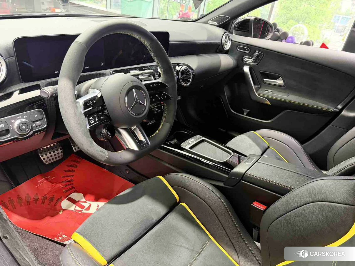 Mercedes-Benz Class A AMG (imported) 2023 Серебристо-серый из Китая, фото 4