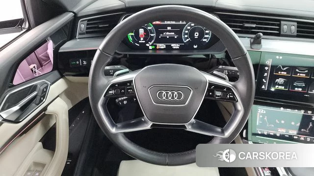 Audi e-Tron 2021 Белый из Кореи, фото 4
