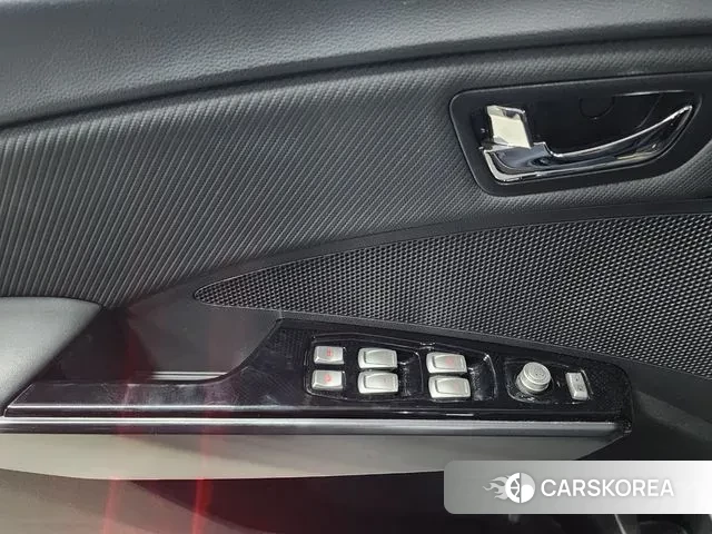 Ssangyong Tivoli Armor 2018 Темно-зеленый из Кореи, фото 4