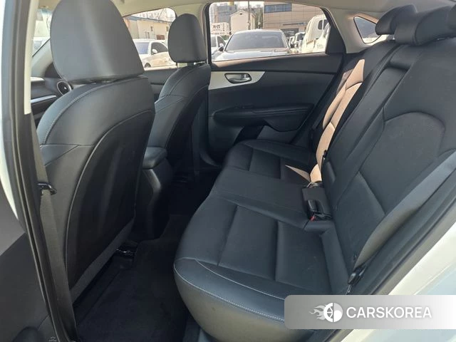 Kia The New K3 2nd generation 2022 Белый из Кореи, фото 4