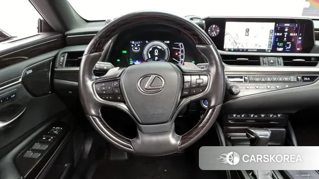 Lexus ES300h 7th generation 2018 Серебряный из Кореи, фото 4
