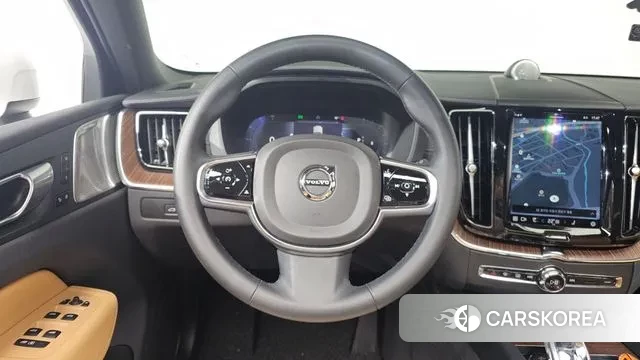 Volvo XC60 second Generation 2023 Белый из Кореи, фото 4