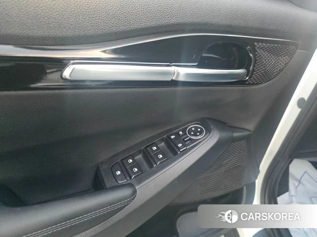 Kia Seltos 2022 Белый из Кореи, фото 4