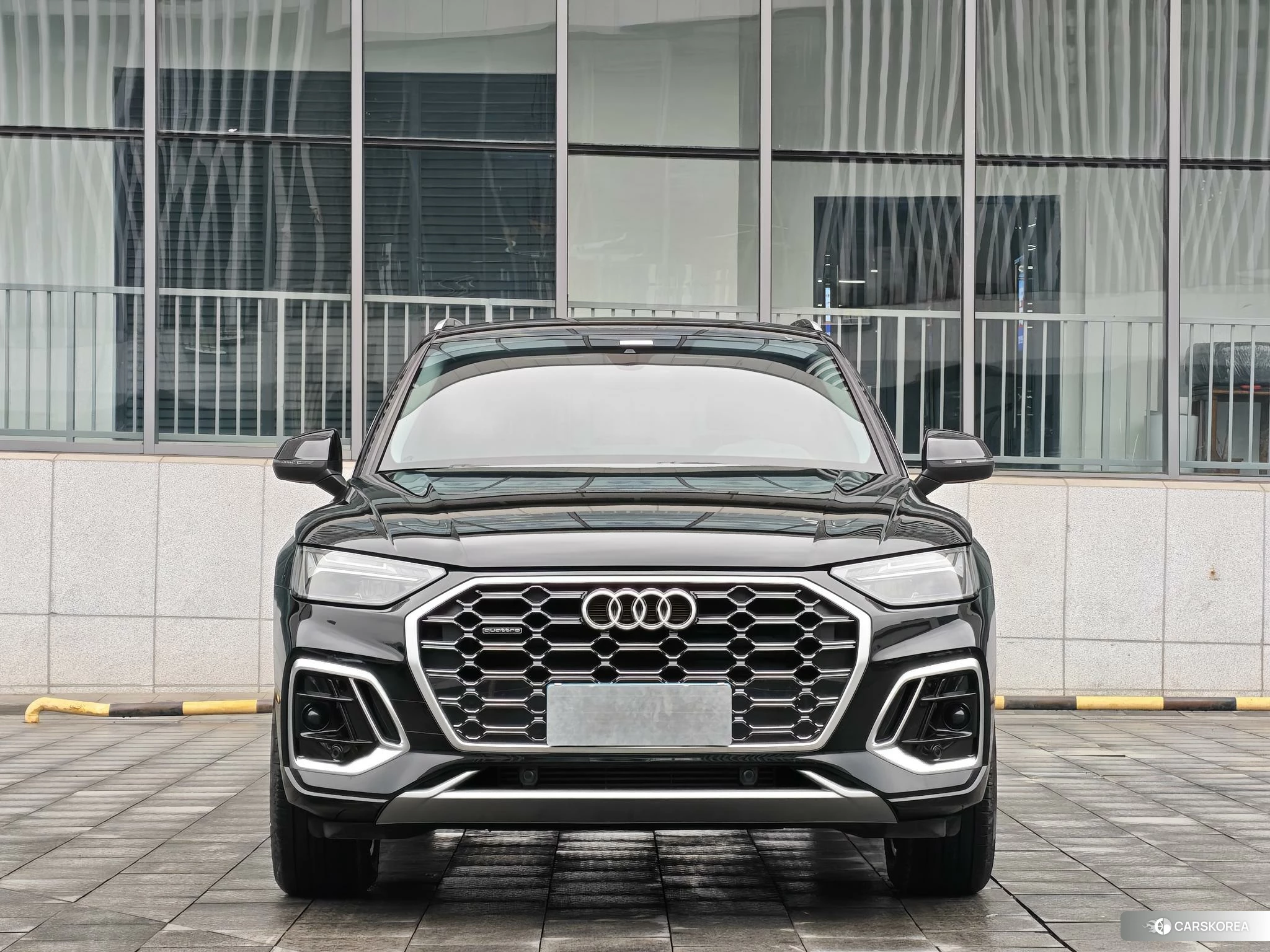 Audi Q5L 2023 Черный из Китая, фото 4