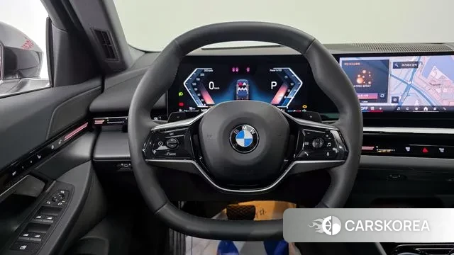 BMW 5 Series (G60) 2023 Серый из Кореи, фото 4