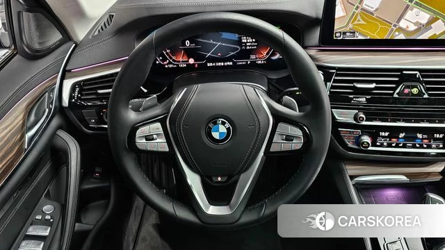 BMW 5 Series (G30) 2022 Белый из Кореи, фото 4