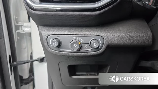 Chevrolet (GM Daewoo) Trailblazer 2022 Белый из Кореи, фото 4