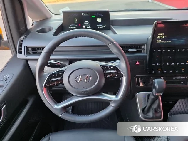 Hyundai Staria 2023 Желтый из Кореи, фото 4