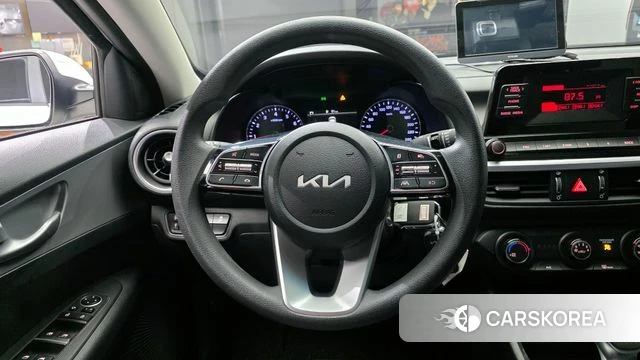 Kia The New K3 2nd generation 2023 Белый из Кореи, фото 4
