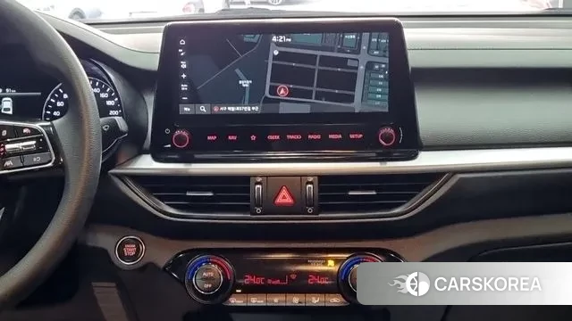Kia The New K3 2nd generation 2021 Белый из Кореи, фото 4