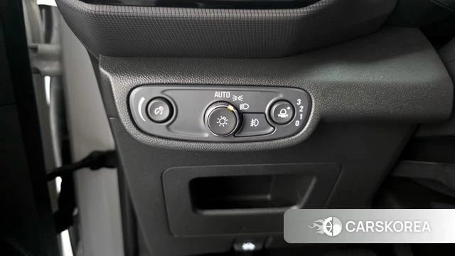 Chevrolet (GM Daewoo) Trailblazer 2022 Белый из Кореи, фото 4