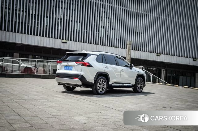Toyota RAV4 Rongfang 2023 Белый из Китая, фото 4