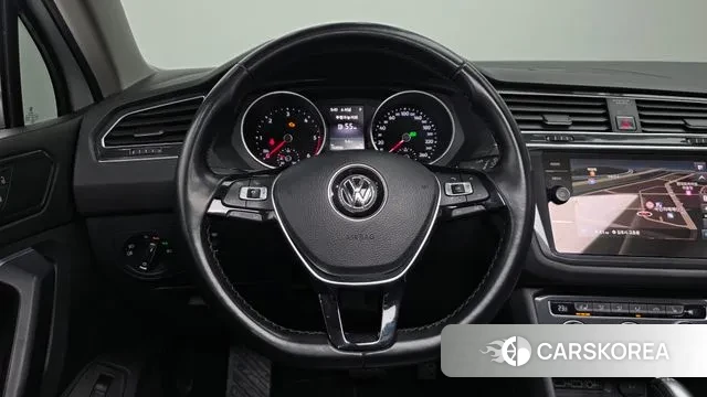 Volkswagen Tiguan second Generation 2018 Белый из Кореи, фото 4