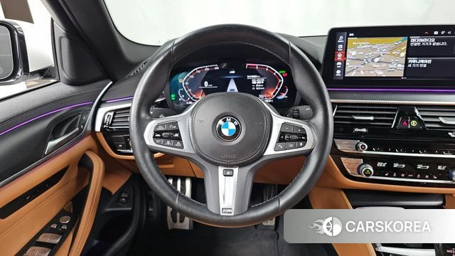BMW 5 Series (G30) 2022 Белый из Кореи, фото 4