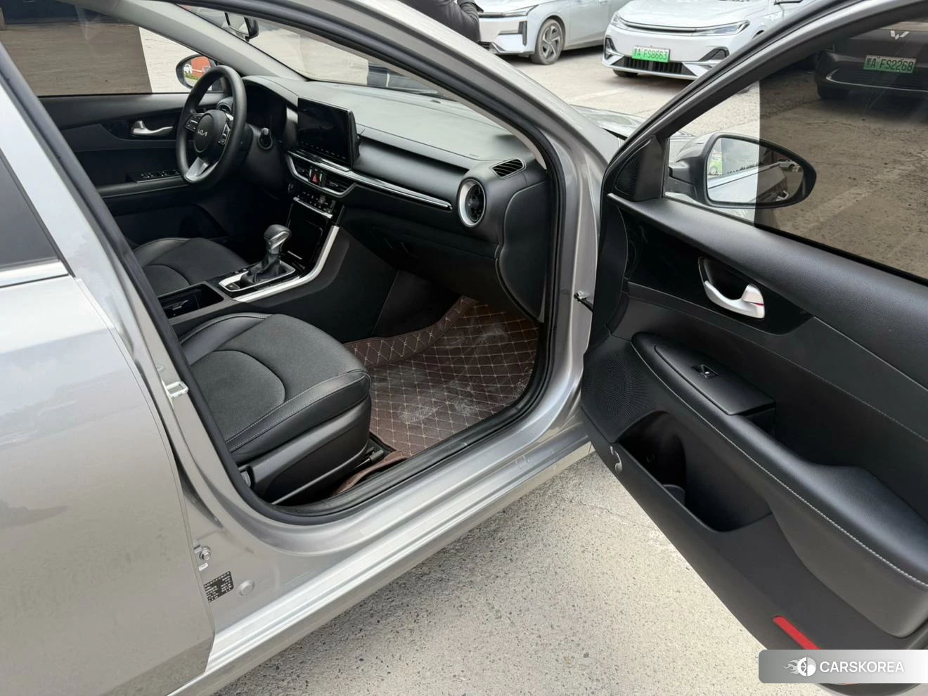 Kia K3 2021 Серебристо-серый из Китая, фото 4