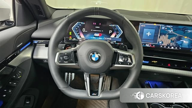 BMW 5 Series (G60) 2024 Белый из Кореи, фото 4