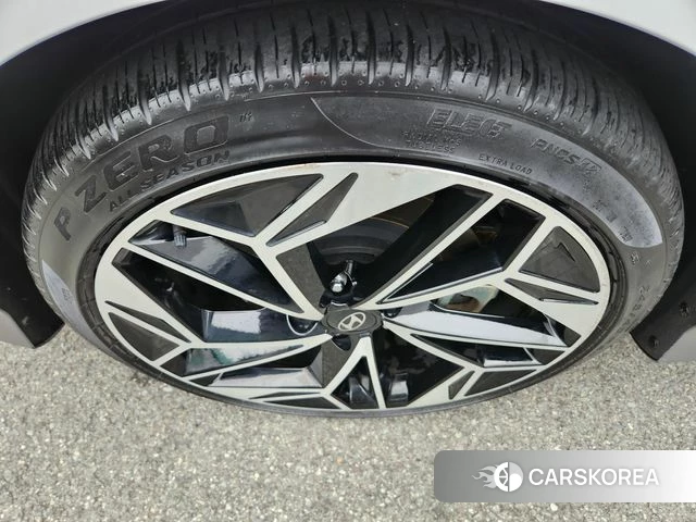 Hyundai Ionic 6 2022 Белый двухцветный из Кореи, фото 4