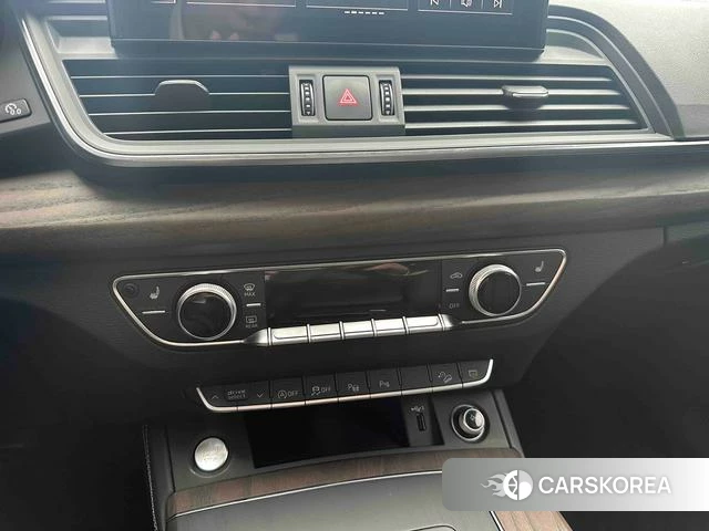 Audi Q5L 2023 Черный из Китая, фото 4