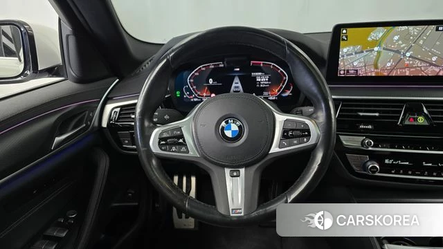 BMW 5 Series (G30) 2022 Белый из Кореи, фото 4
