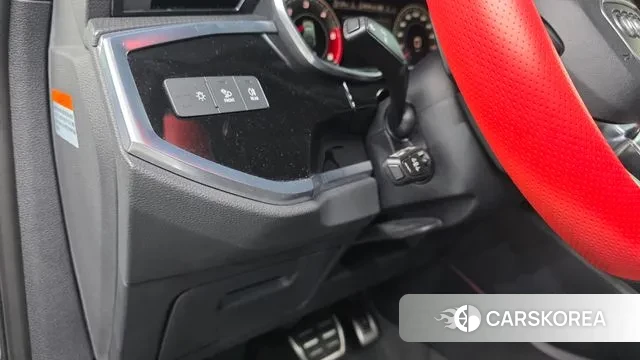 Audi Q3 (F3) 2022 Белый из Кореи, фото 4