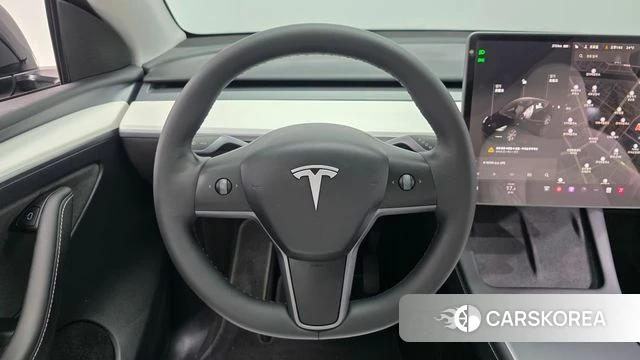Tesla Model Y 2023 Черный из Кореи, фото 4