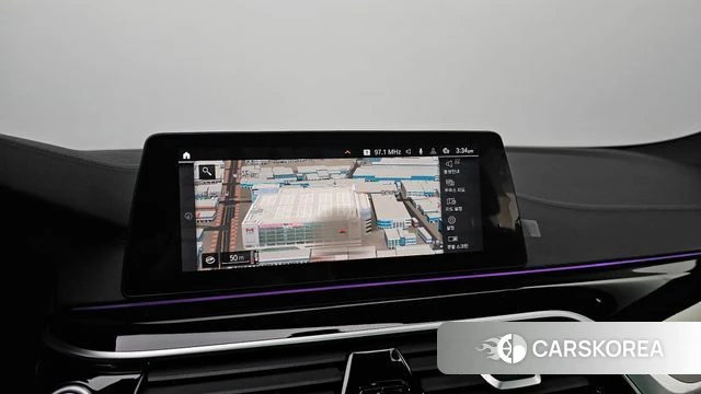 BMW 5 Series (G30) 2019 Белый из Кореи, фото 4